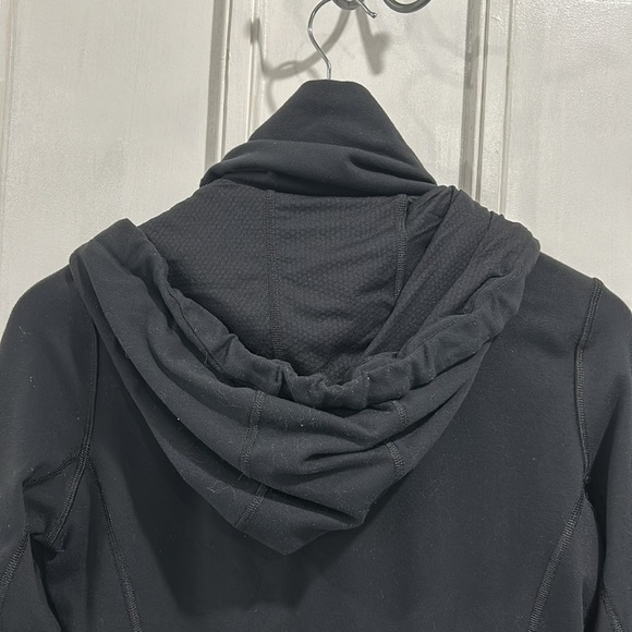 Lululemon Stride Full Zip Jacket with Hood and Thumb Holes in Black - 6 - Picture 3 of 9